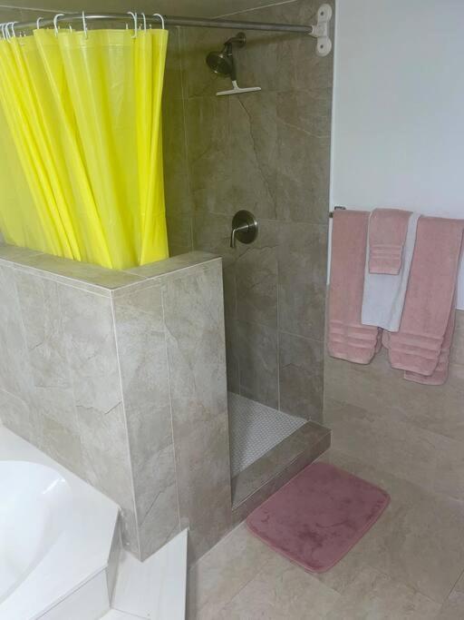 4 Bedroom Home-Casino-State Farm Stadium Only 2 Miles 글렌데일 외부 사진